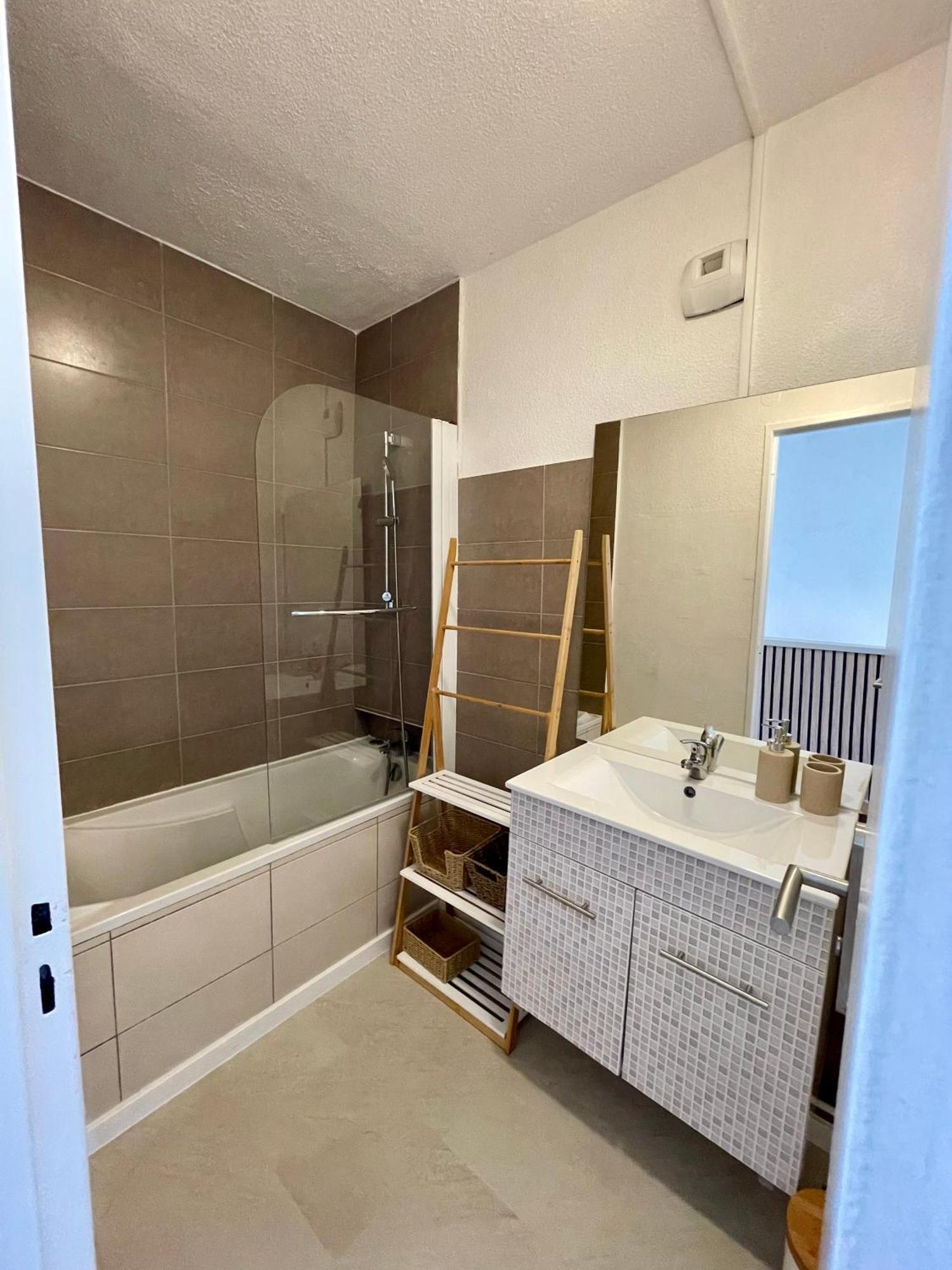 Superbe Duplex Refait A Neuf ! Lägenhet Hyères Exteriör bild